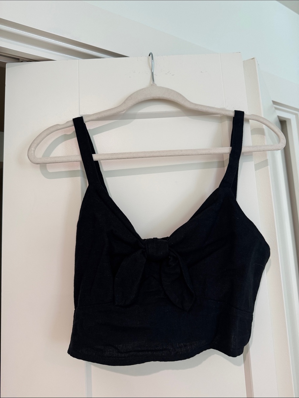 Universal Thread Women's Black Tie-Front Linen Crop Tank Top